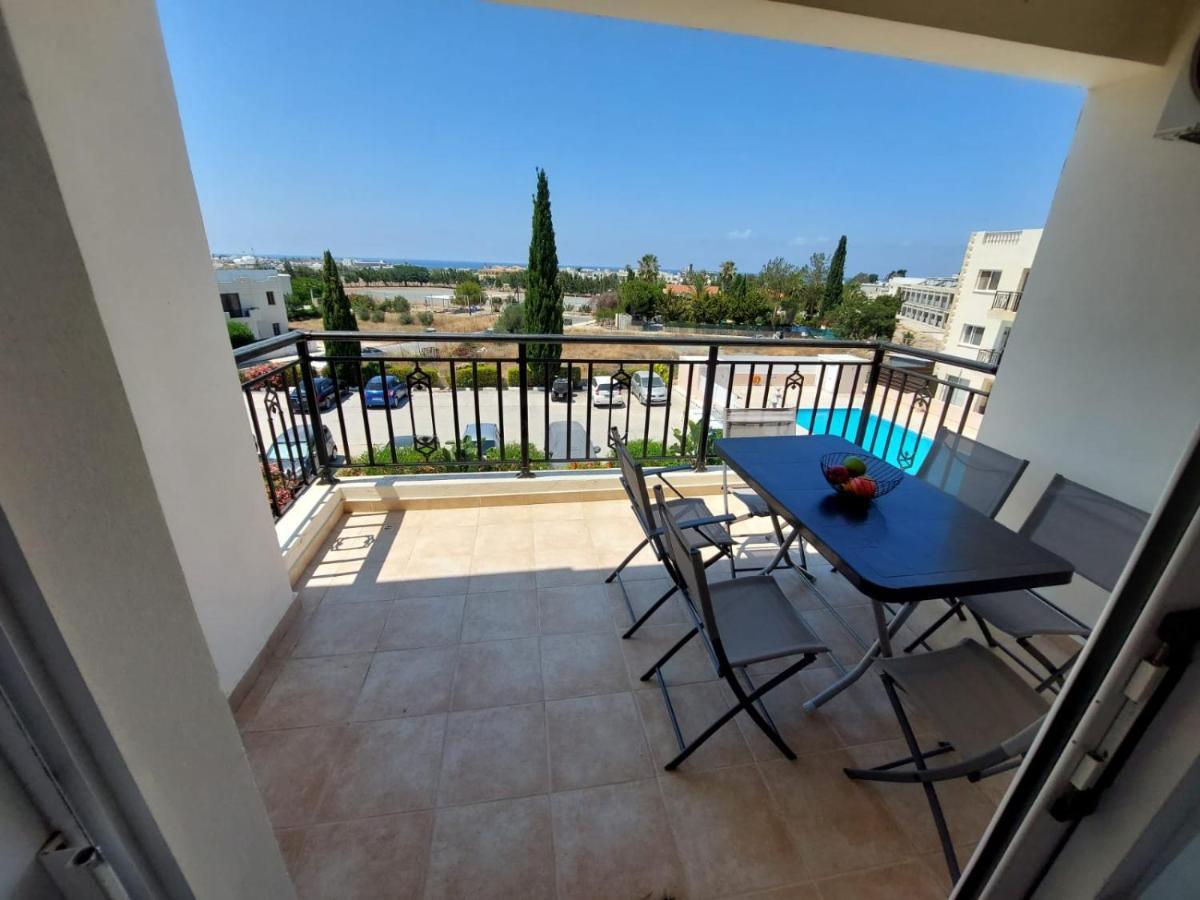Stunning Views' Apartment With Pool Paphos Exterior foto