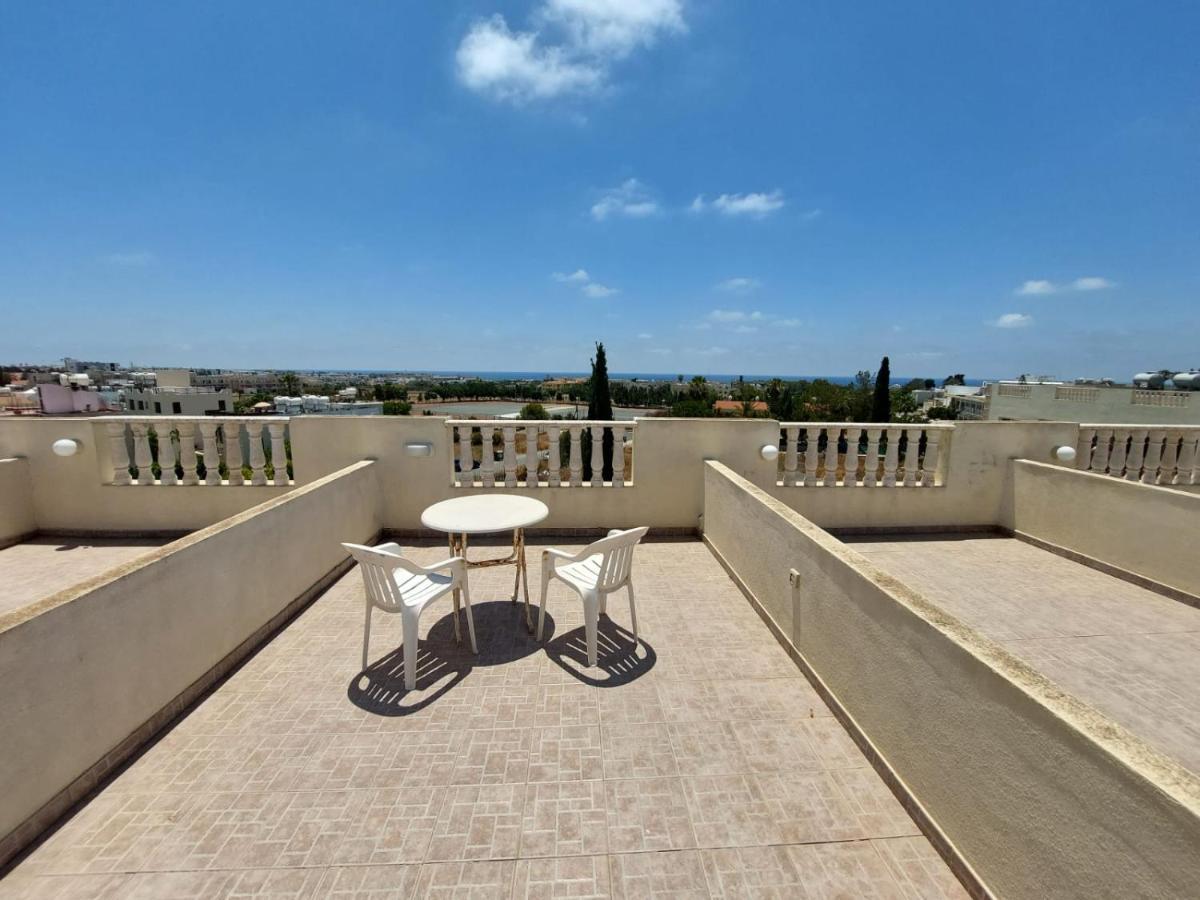Stunning Views' Apartment With Pool Paphos Exterior foto