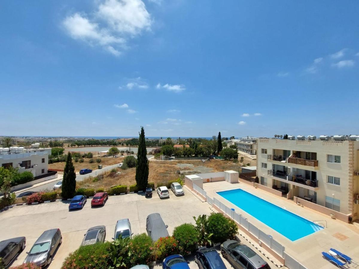 Stunning Views' Apartment With Pool Paphos Exterior foto